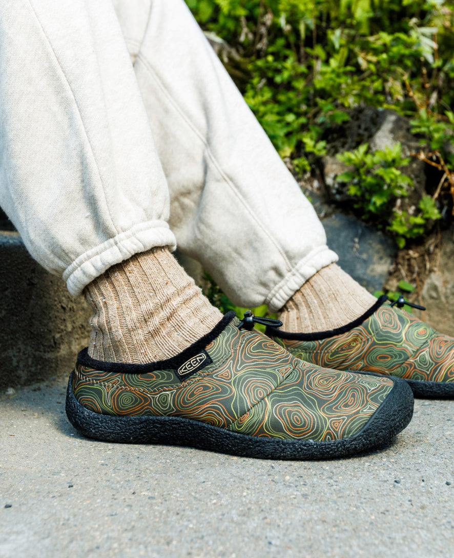 Men's Howser III Slide | Black Olive/Light Curry - Image 9