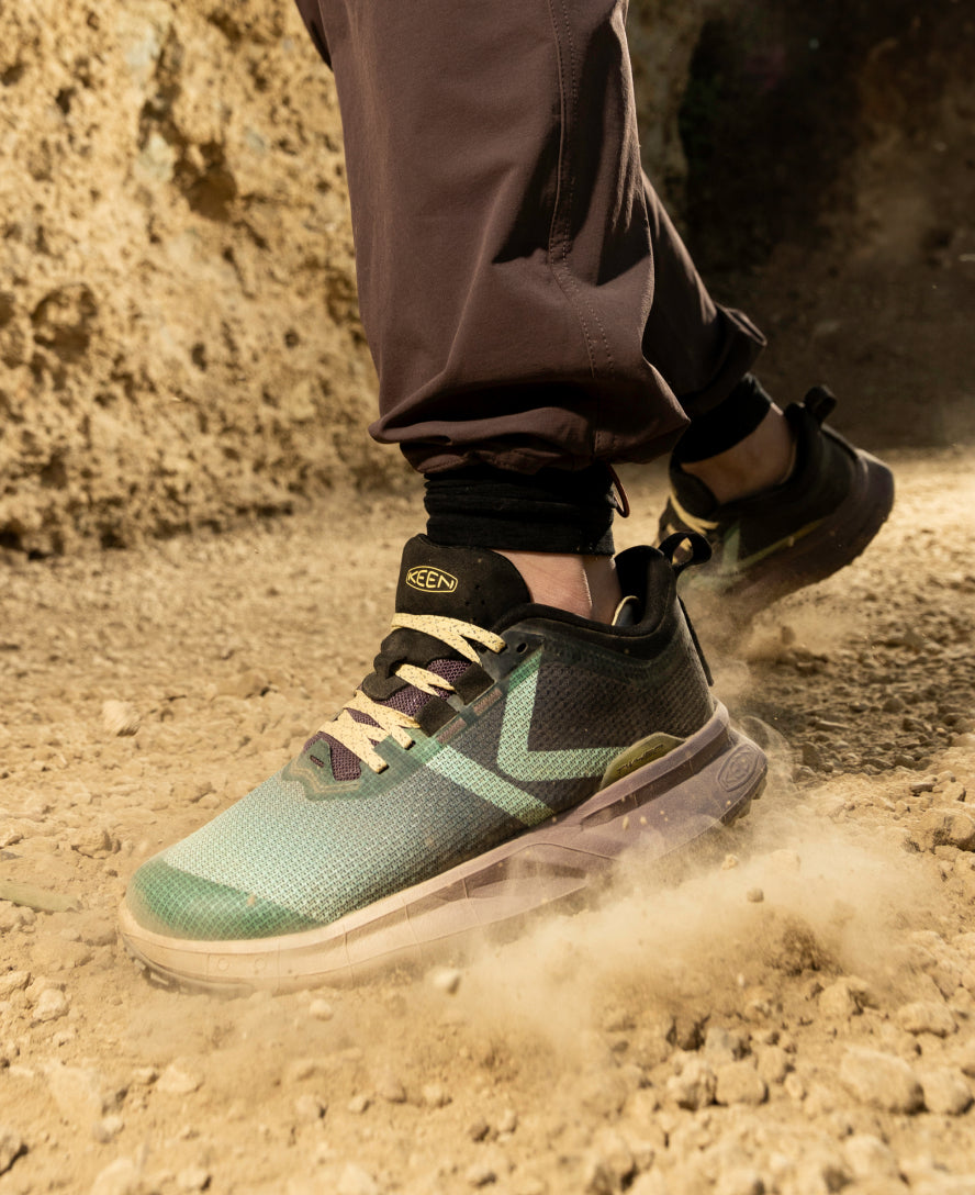 Women's 450 Dirt Waterproof Hiking Shoe | Black/Magnet - Image 8