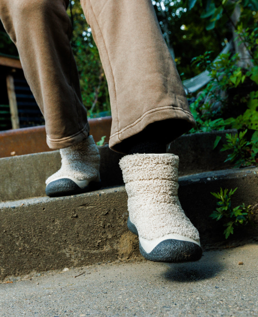 Women's Howser Fold Down | Silver Lining/Black - Image 9