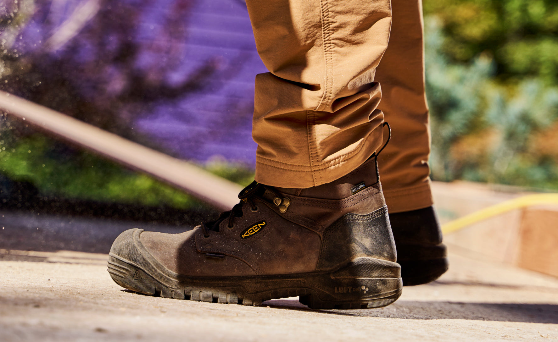 Men's Independence 8 Waterproof Boot (Soft Toe)  |  Dark Earth/Black - Image 7